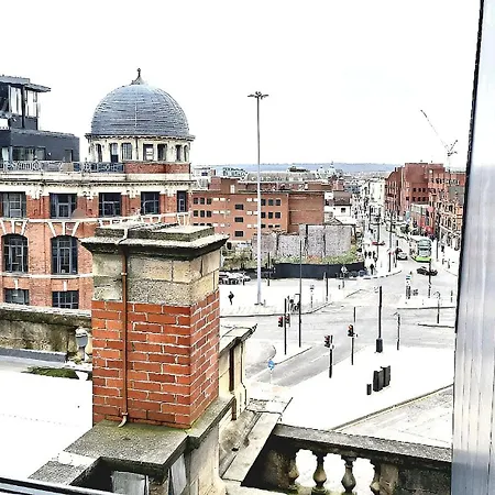 Apartment Mpl Luxury City - Free Netflix & Prime - First Direct Arena- Trinity Shopping - Sleeps 3-4