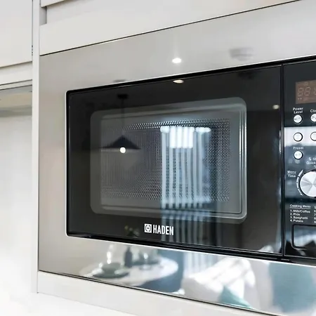 Mpl Luxury City - Free Netflix & Prime - First Direct Arena- Trinity Shopping - Sleeps 3-4 Apartment *