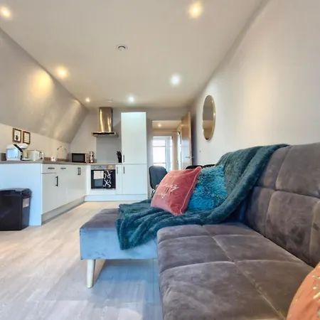 Mpl Luxury City - Free Netflix & Prime - First Direct Arena- Trinity Shopping - Sleeps 3-4 Apartment