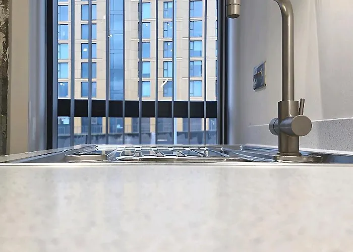 Mpl Luxury City - Free Netflix & Prime - First Direct Arena- Trinity Shopping - Sleeps 3-4 Апартаменти