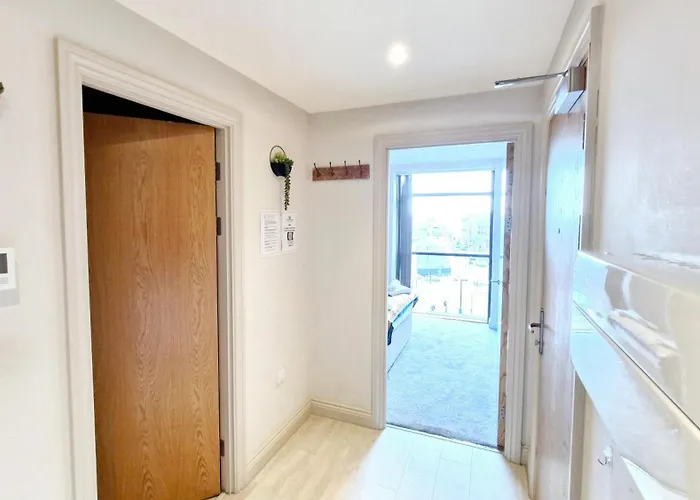 Апартаменти Mpl Luxury City - Free Netflix & Prime - First Direct Arena- Trinity Shopping - Sleeps 3-4 Лідс