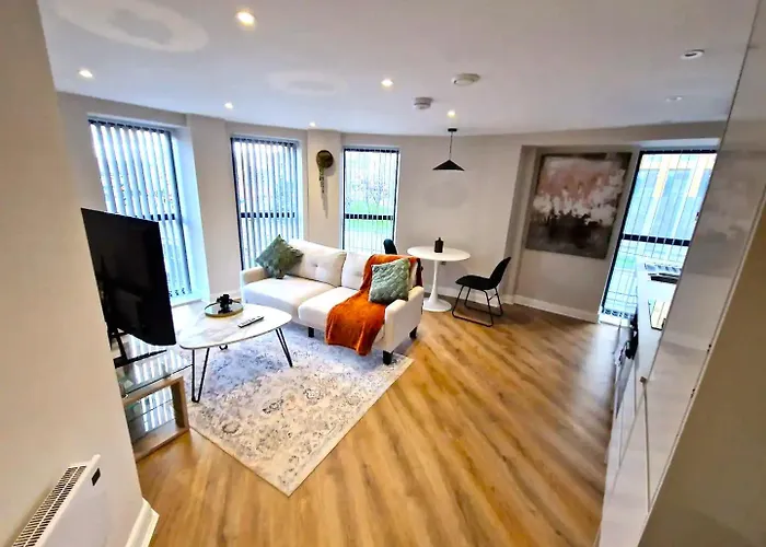 Mpl Luxury City - Free Netflix & Prime - First Direct Arena- Trinity Shopping - Sleeps 3-4 *